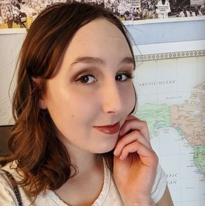 Meet your Posher, Ella